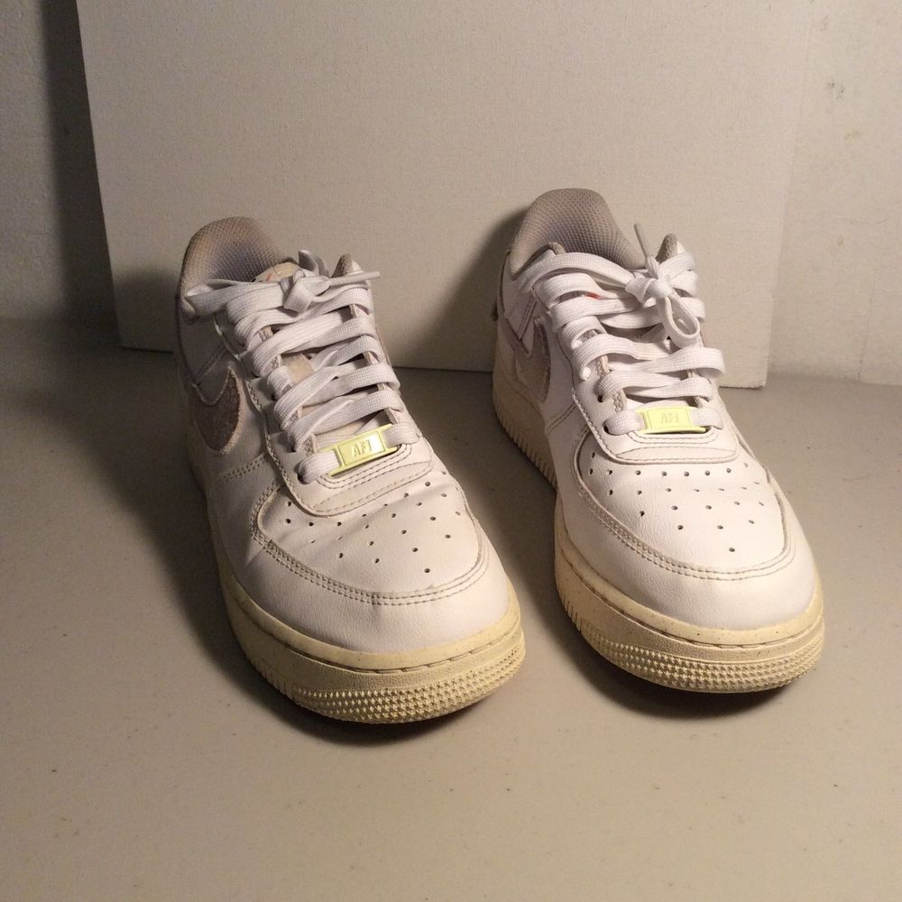Nike Air Force 1 SE "07 Flower Power- Size 7